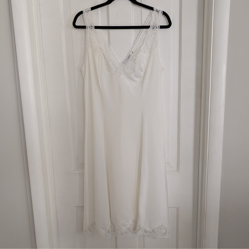 Vintage Lady Lynne Womens Full Slip Dress SIZE 40 Fairy‎ Feminine Lingerie White